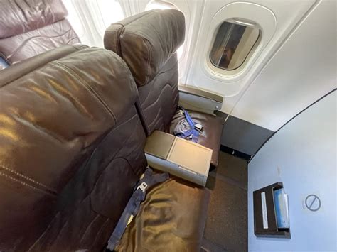 Bulkhead Seating: The Pros & Cons [Includes Airline .